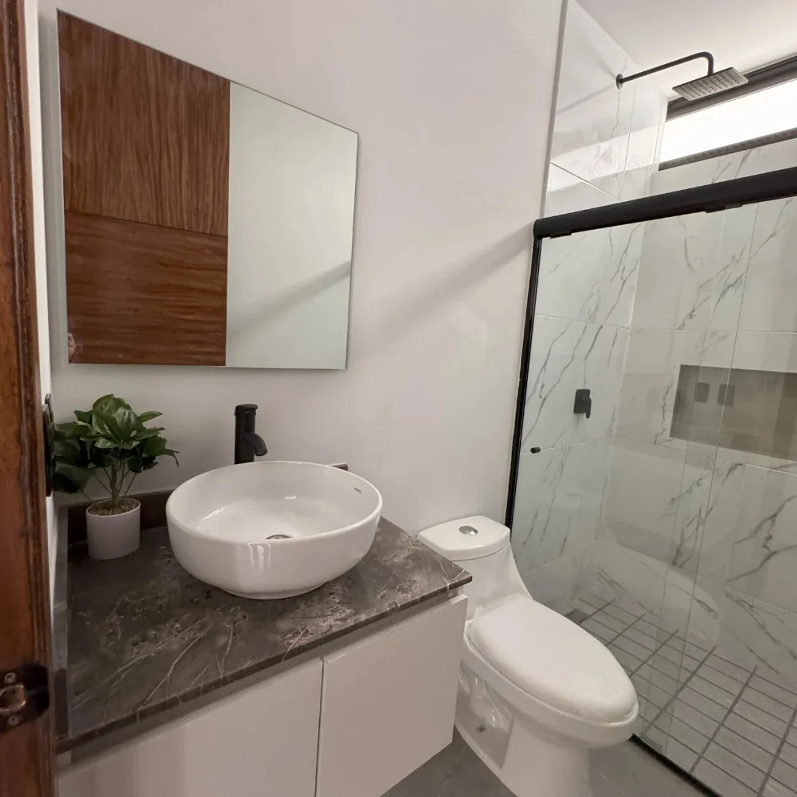 Casa San Isidro — Baño principal