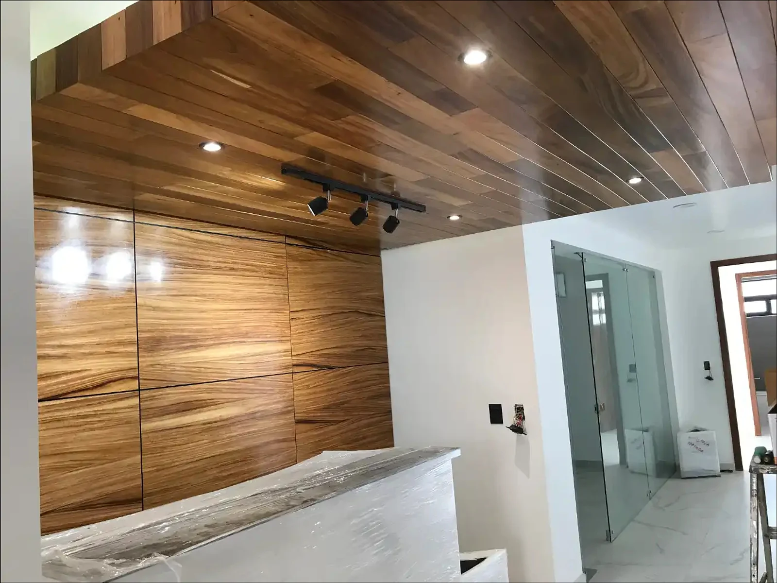 Edificio San Paulo — Madera en muro