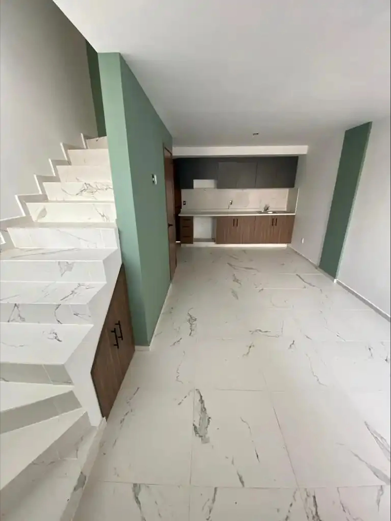 Parque Real — Cocina y escaleras