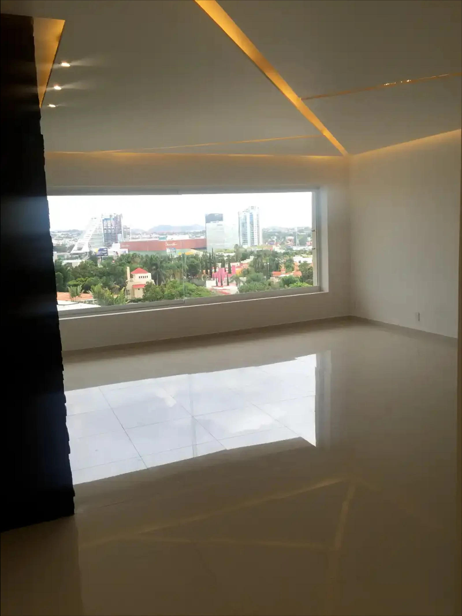 Penthouse — Ventanal